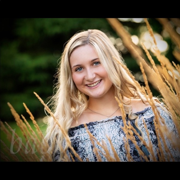 Meet your Posher, Alli - Picture 1 of 1